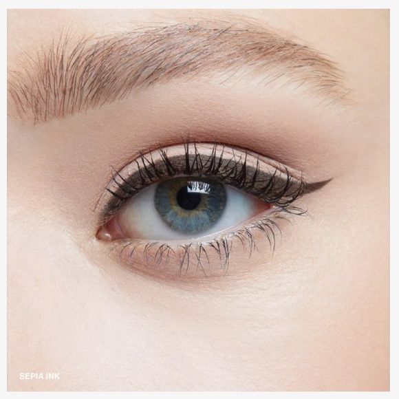 Tom Ford & Bobbi Brown eye pot bundle - MUA RETIREMENT SALE! - Picture 9 of 10